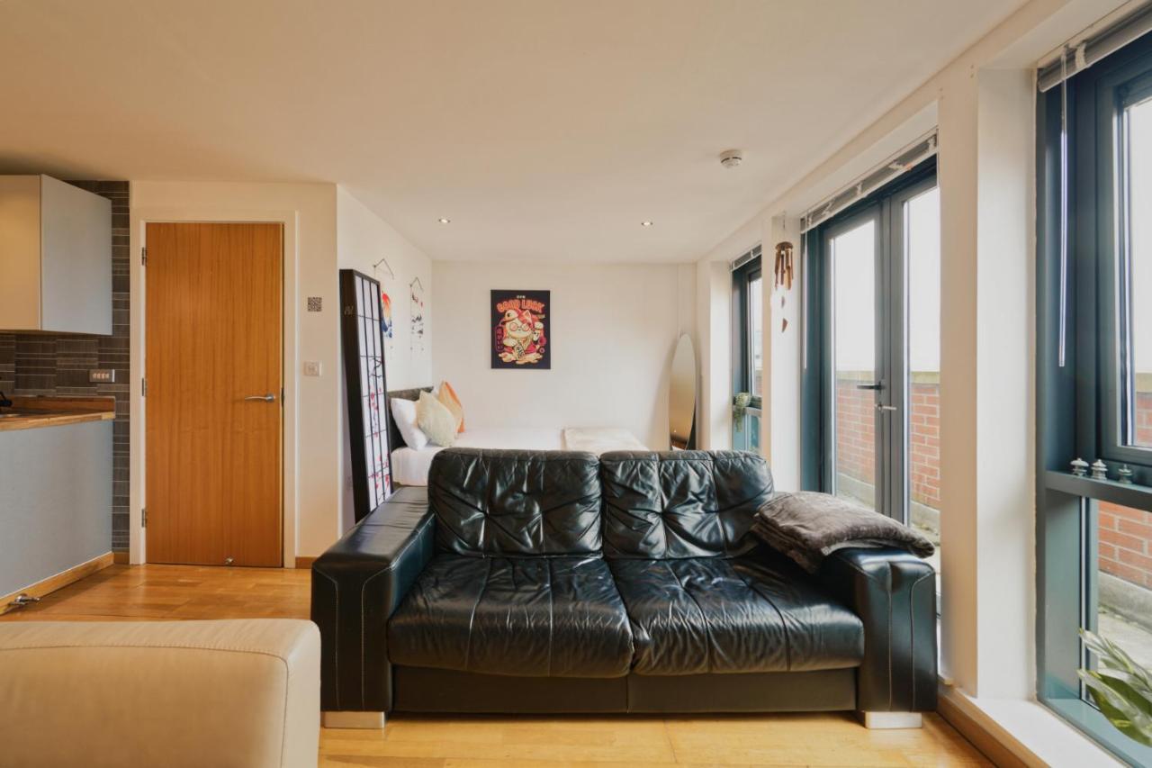 Sidemersey Livings- Convenient 1-Bedroom Flat With A View, Central Liverpool Exteriör bild