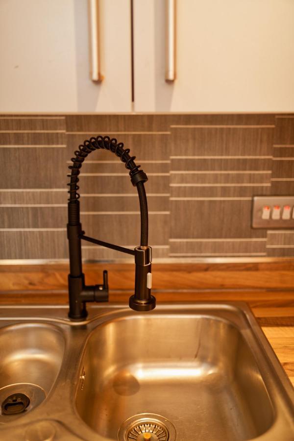 Sidemersey Livings- Convenient 1-Bedroom Flat With A View, Central Liverpool Exteriör bild